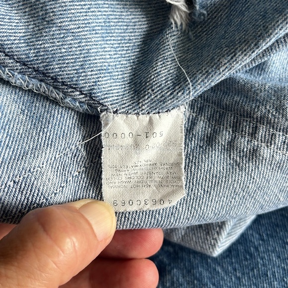 Vintage Levi's Jeans 31 - Picture 4 of 10